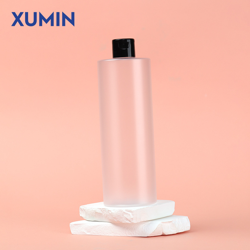 Botellas de cosméticos PET de gran capacidad de embalaje 500ml botella de rocío transparente botella de mariposa negra y blanca