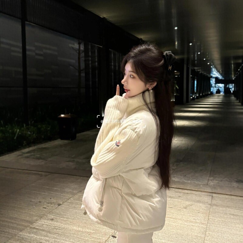 Nanyou high-quality MC brand women's short down jacket with high collar and knitted sleeves, new winter Korean-style casual coat Nanyou high-quality MC brand women's short down jacket with high collar and knitted sleeves, new winter Korean-style casual coat