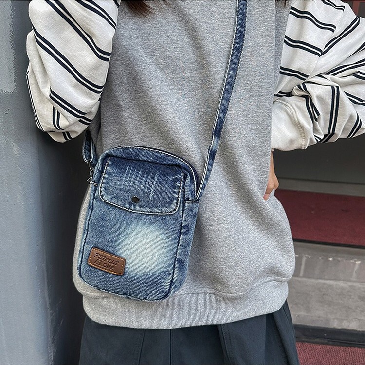 New Korean Style Denim Shoulder Crossbody Bag for Women, Fashionable Commuting Mobile Phone Bag, Casual and Versatile, Exquisite Small Square Bag New Korean Style Denim Shoulder Crossbody Bag for Women, Fashionable Commuting Mobile Phone Bag, Casual and Versatile, Exquisite Small Square Bag