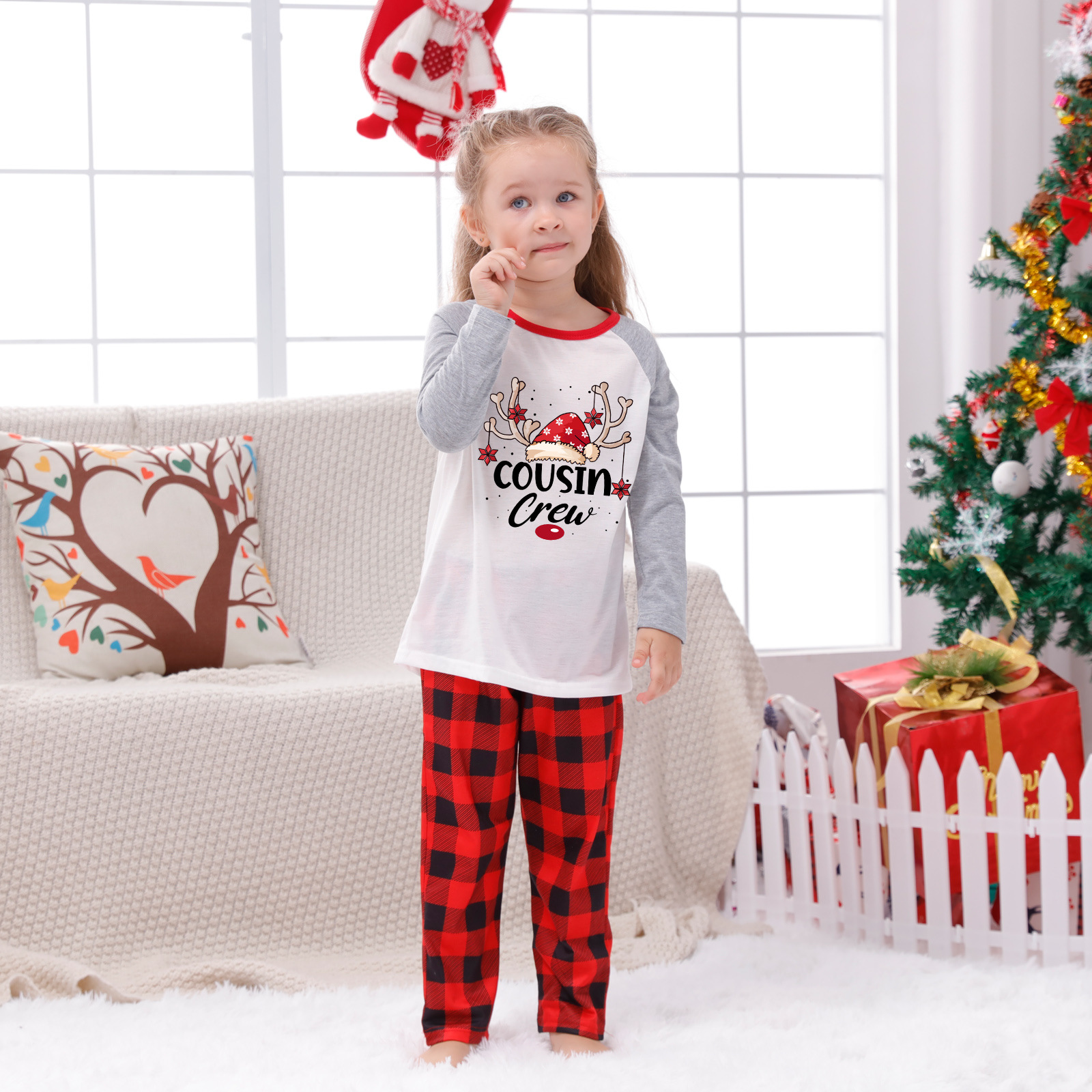 Passende Familien-Heimkleidung für Eltern und Kinder Weihnachts-Heimkleidung Eltern-Kind-Anzüge Heimkleidung mit karierten Nähten und Aufdruck_voghion.com