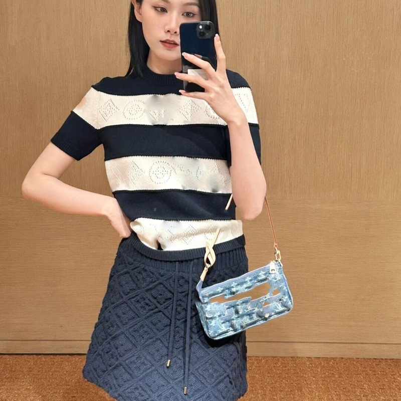 Nanyou High-End Version of the Nautical Series Features Hollow Letter Stripes and a Short-Sleeved Sweater Made from Imported Wool Yarn with a Great Texture