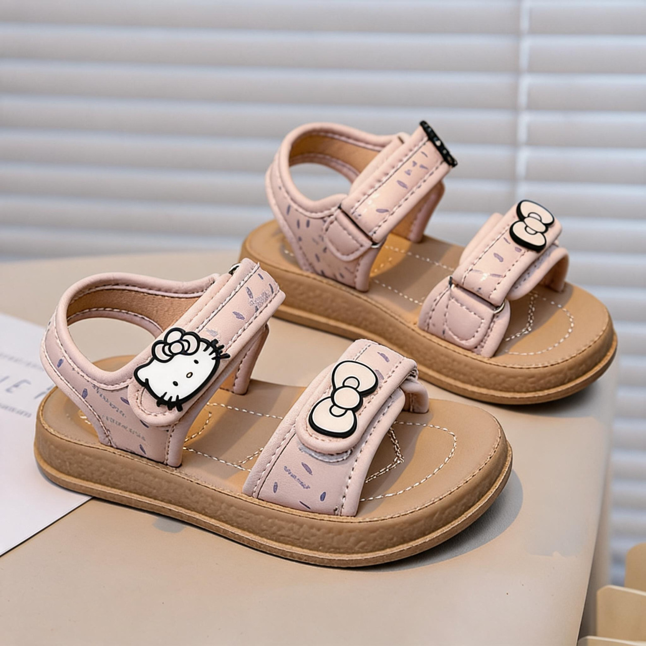Zapatos de playa para niños de verano 2026 nuevos zapatos casuales de moda para chicas zapatos de princesa de dibujos animados para niños mayores
