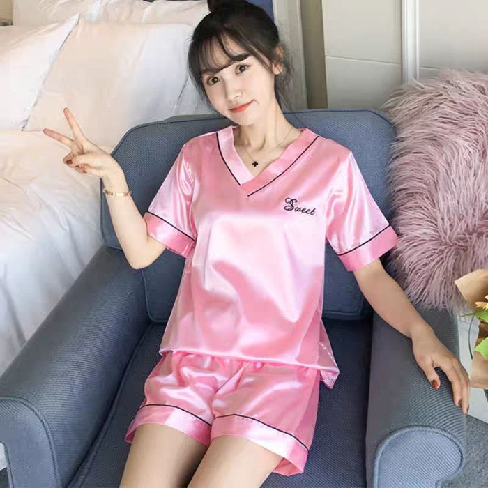 Venta al por mayor transfronteriza de pijamas de M-4XL de gran tamaño para mujer, seda de hielo de verano, manga corta, versión coreana de seda de imitación, cuello en V fino, ropa de hogar suelta
