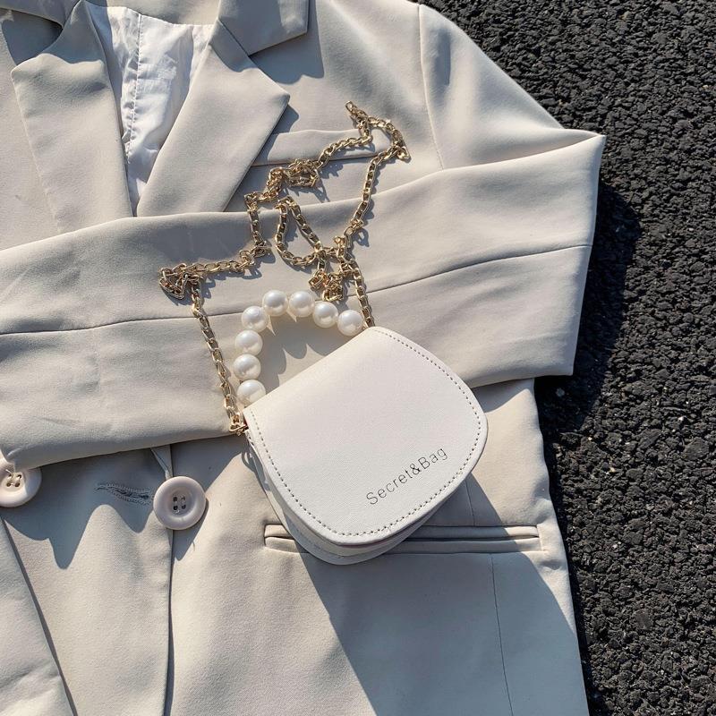 Pequeño bolso elegante para las mujeres 2023 nuevo estilo coreano Cadena de perlas bolso de hombro portátil moda Xiaoman crossbody bolsa de sillín