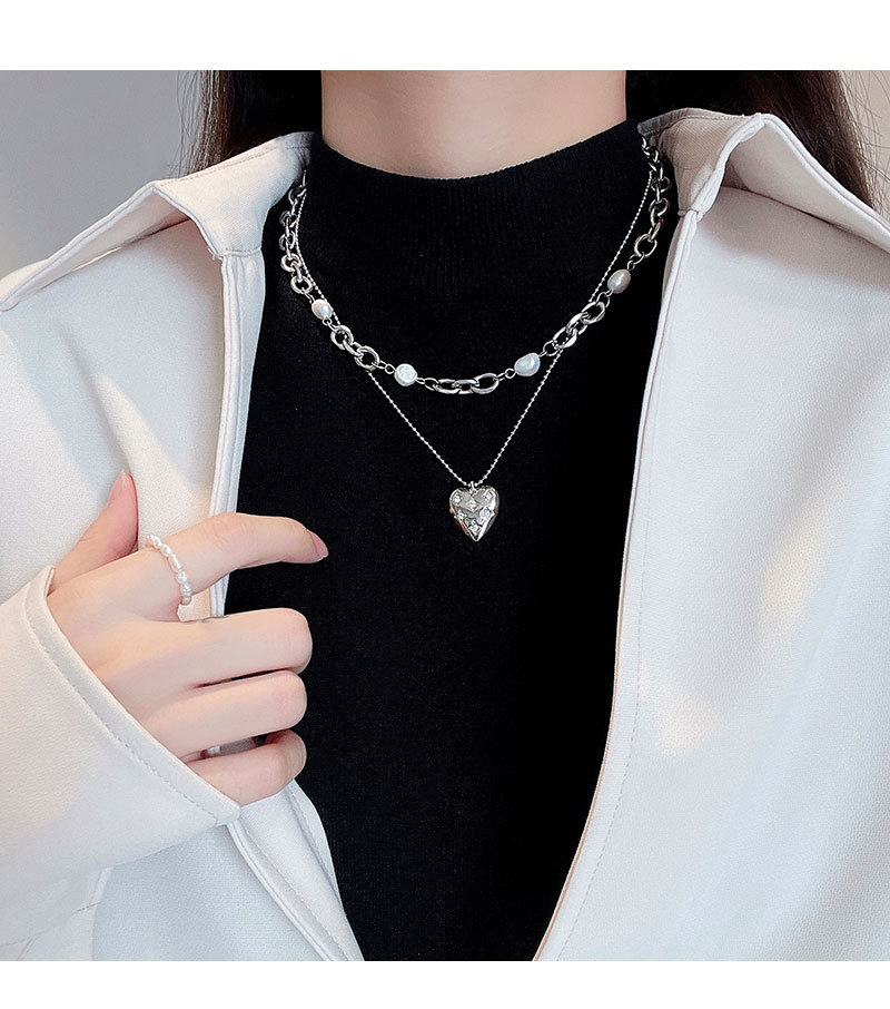 European And American Double-layer Titanium Steel Necklace Retro Pearl Sweater Chain display picture 1