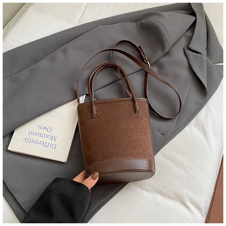 Otoño y invierno retro gavet bolso de cubo de mano mujer 2025 nuevo estilo de alto nivel retro versátil bolso de hombro image 12