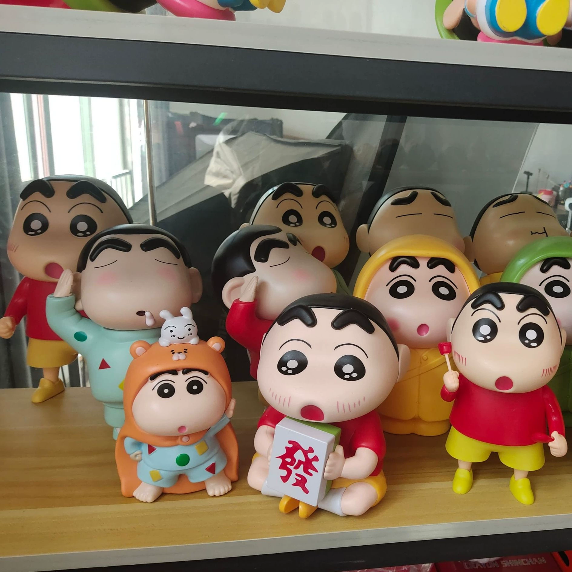 Популярная копилка Crayon Shin-chan, украшение для дома, клипса, кукла, подарок, обмен, храм, ярмарка, кольцо, игрушка