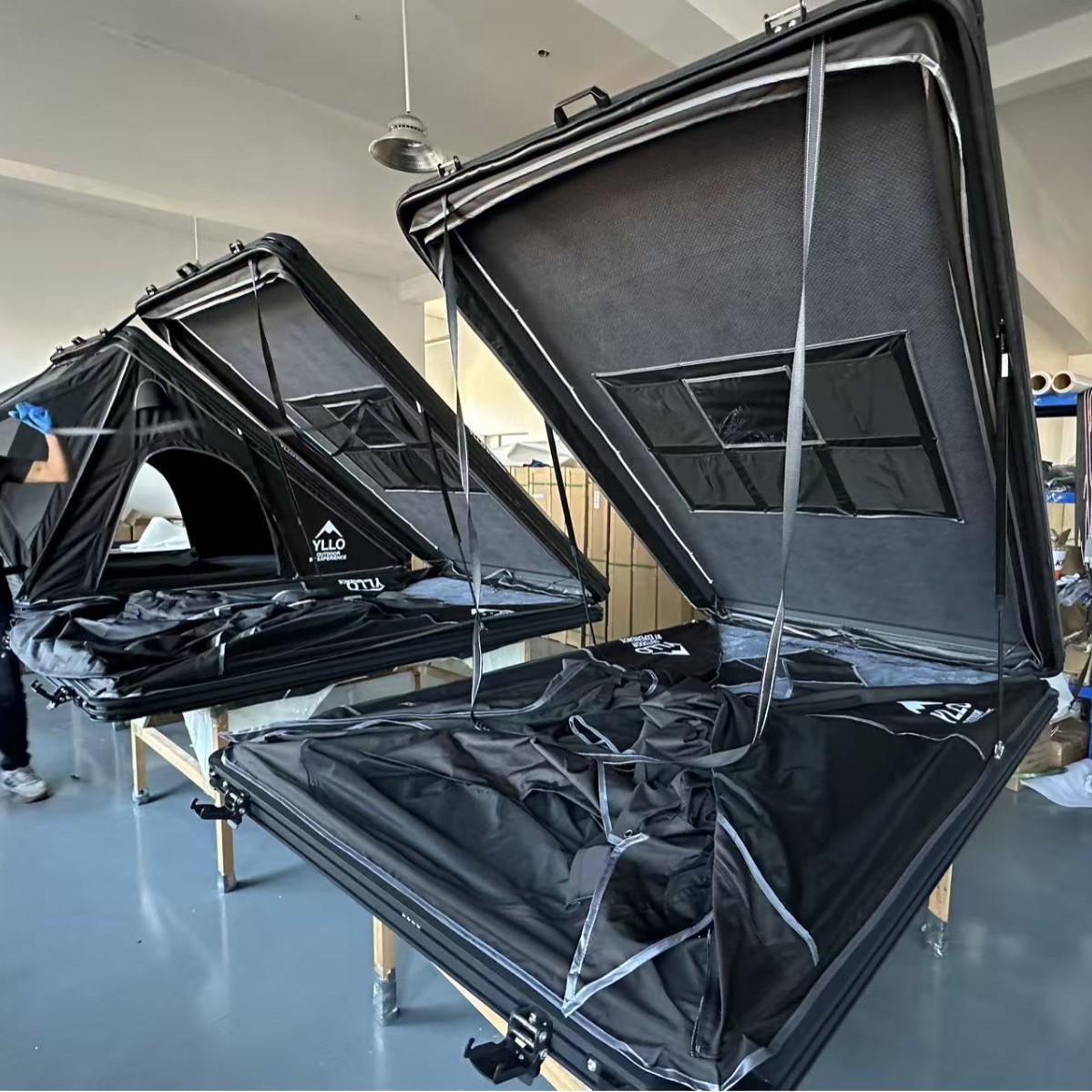 Carpa de techo triangular de aleación de aluminio sin construir carpa de techo duro de SUV de apertura rápida