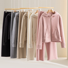 ��ů�ӽq�l��Ů�Bñ����ֱͲѝ���e���b�ɾo��ѝ�Ӄɼ����ﶬŮ�b