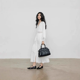 女式衬衫;连衣裙;时尚休闲套装