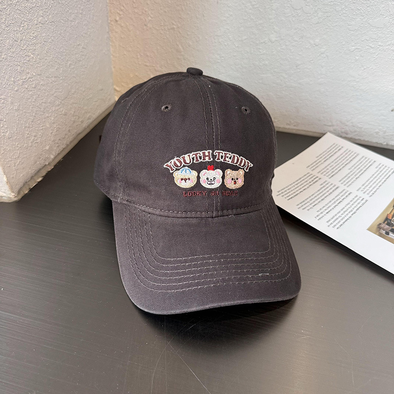 Sombreros de lengua bordados de dibujos animados coreanos para mujeres primavera y verano casuales versátiles parejas de estudiantes vino rojo sombrero de béisbol moda