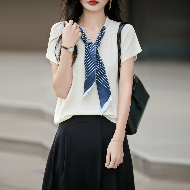 Fashionable tie-neck V-neck short-sleeve T-shirt, 2026 spring-summer new style, loose-fitting, slimming, stylish and age-reducing top Fashionable tie-neck V-neck short-sleeve T-shirt, 2026 spring-summer new style, loose-fitting, slimming, stylish and age-reducing top