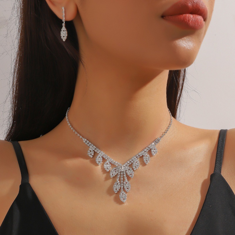 Silver Tassel Necklace And Earrings Bridal Jewellery Set_voghion.com