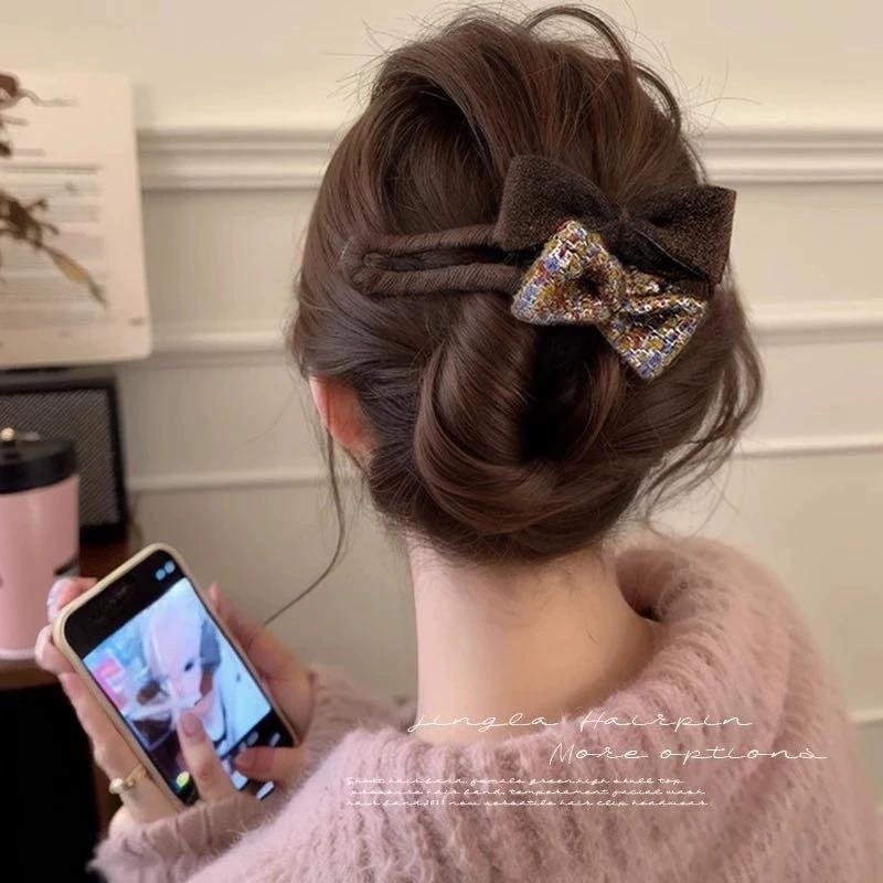 Small plush cute hairgrip with bow, shark, hair accessory, Chanel style