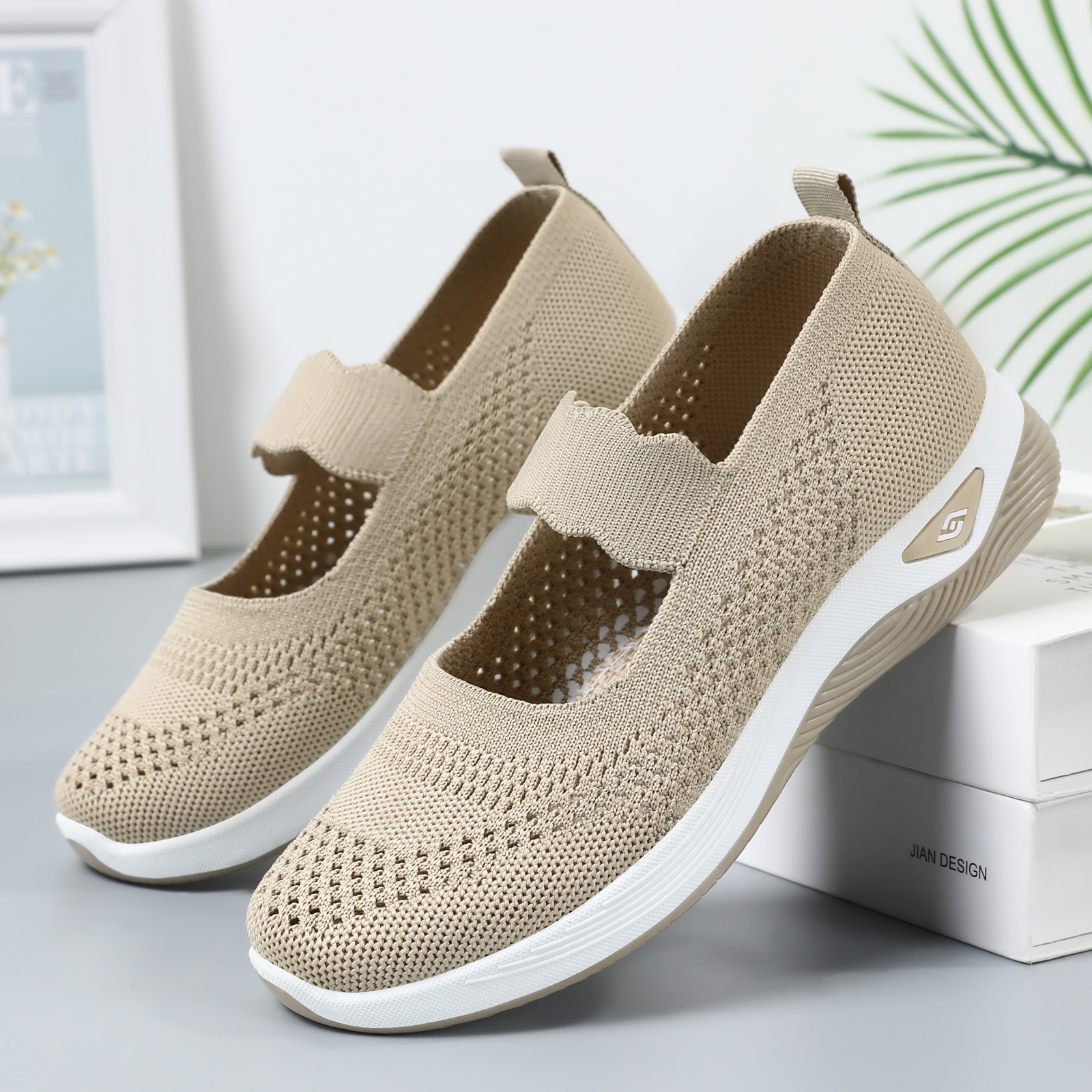 Zapatos de mujer, venta al por mayor de calzado transfronterizo, zapatos para madres de mediana edad y mayores, zapatos de tela transpirables estilo Pekín, zapatos ligeros para caminar