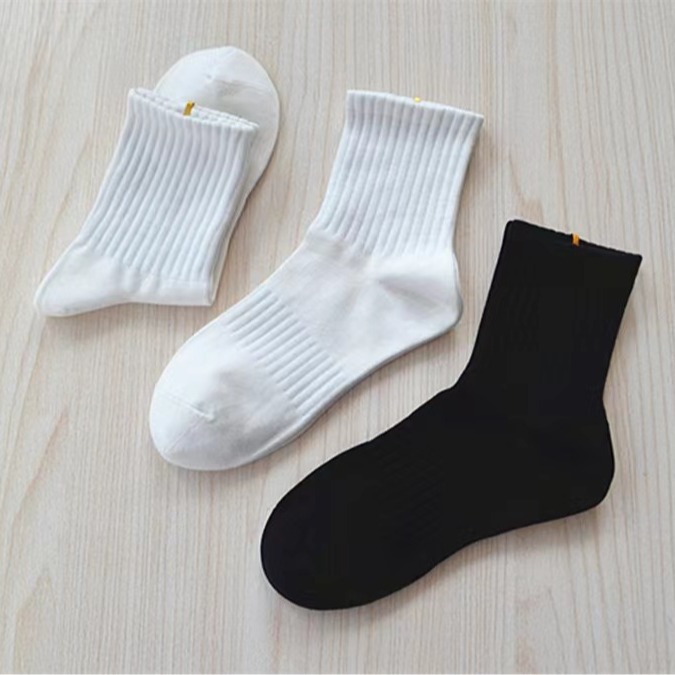 �ڰ״�ɫ��Լ����Ů�ﶬ��Ͳ��Ӻ��˶����⴩�����ٴ���������