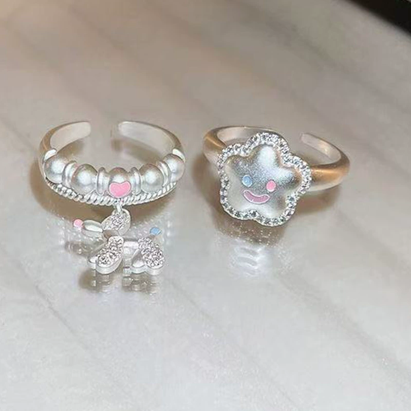 Cartoon one size design adjustable ring, 2 carat, on index finger