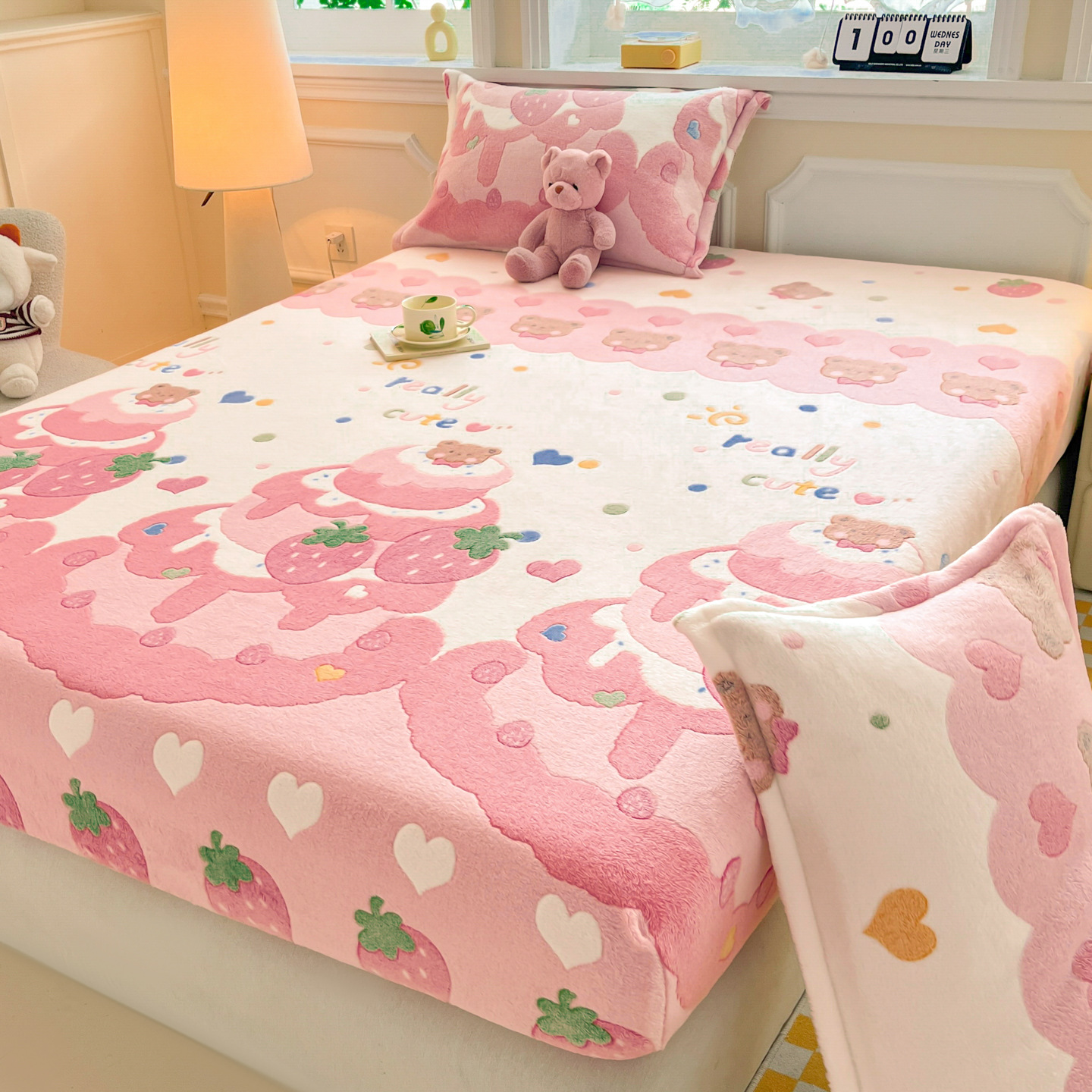 Cross-border Winter Exclusive Bedspread Set With Mattress Cover, Three-piece Protective Set, Dust Cover Kit, Made Of_voghion.com