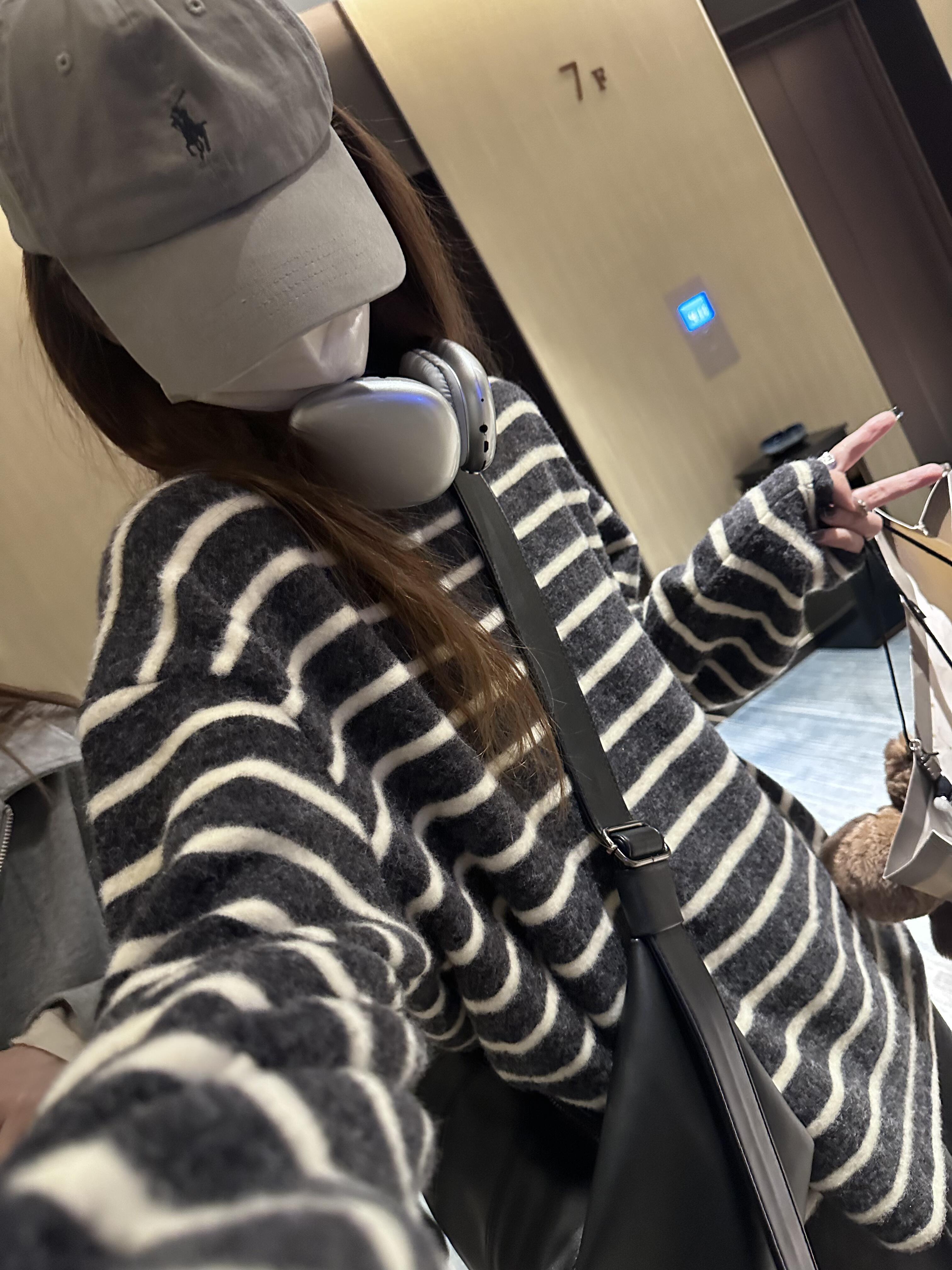 T恤长袖打底衫上衣宽松针织衫女撞色日系条纹毛呢显瘦冬感设计厚