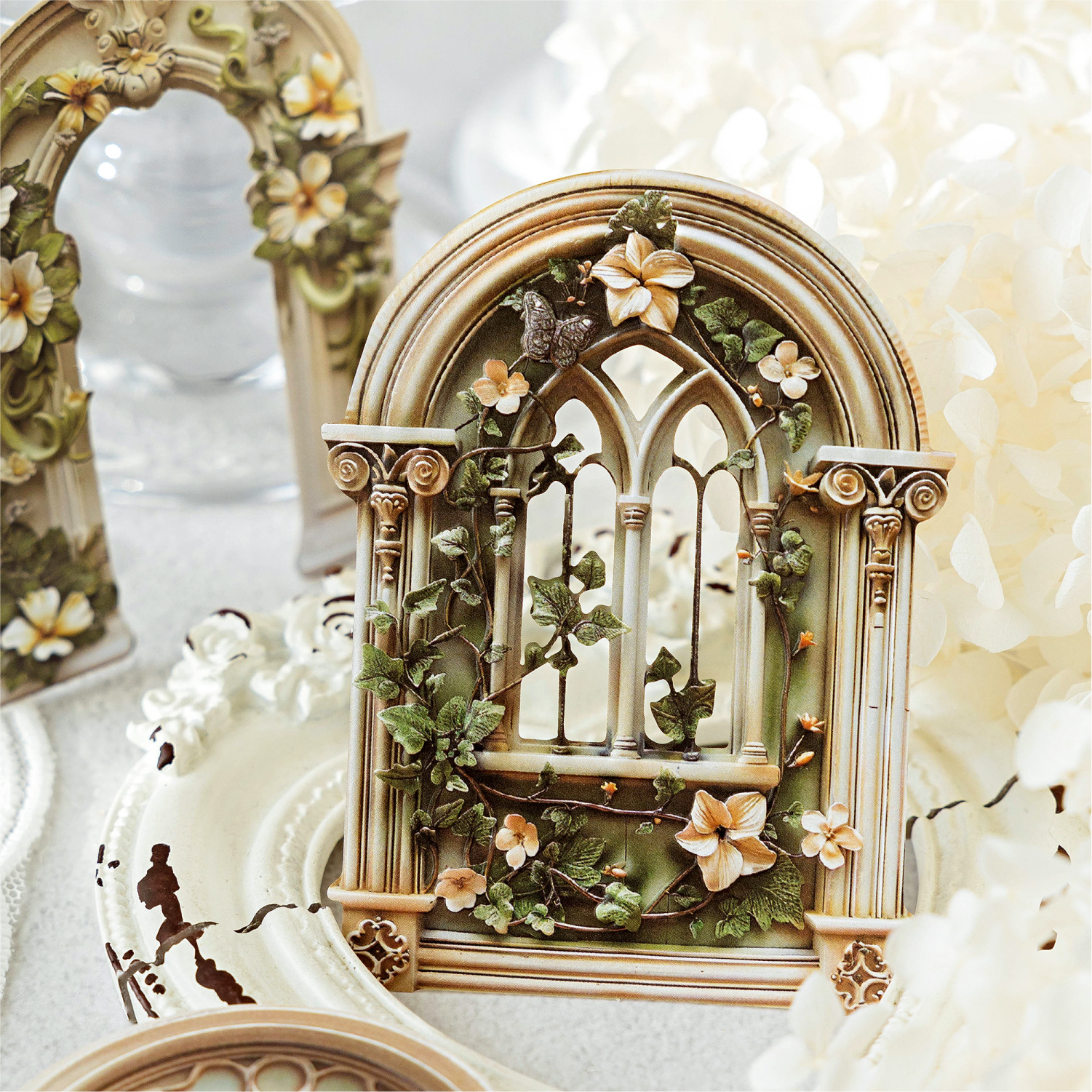 Mo Mo Sheng Impresión de madera en relieve collage tarjeta de flor romántica serie retro agujero pegatinas decorativas de contabilidad