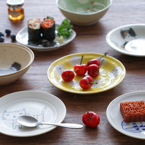 Imported from Japan, cat dinner plate, dessert dish, condiment shallow bowl, hand-painted ceramic cute cat small plate