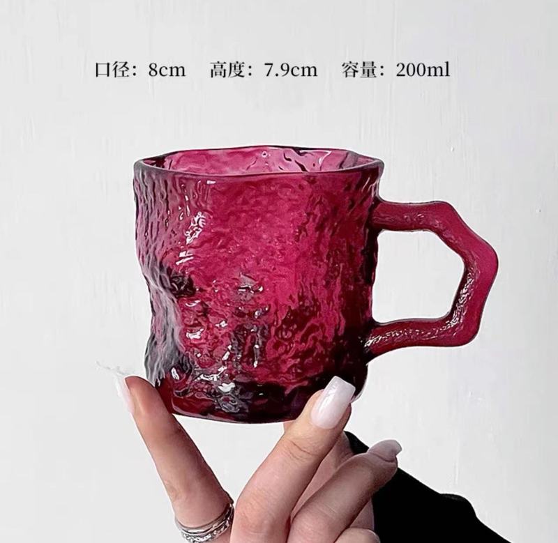Ins風玫紅帯は氷河グラスの高顔値家庭用飲料カップコーヒーカップ冷たい飲料カップ牛乳カップを持っている|undefined