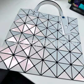 日本原厂六月限定六格贝母色菱格几何包一生折叠单肩手提托特包