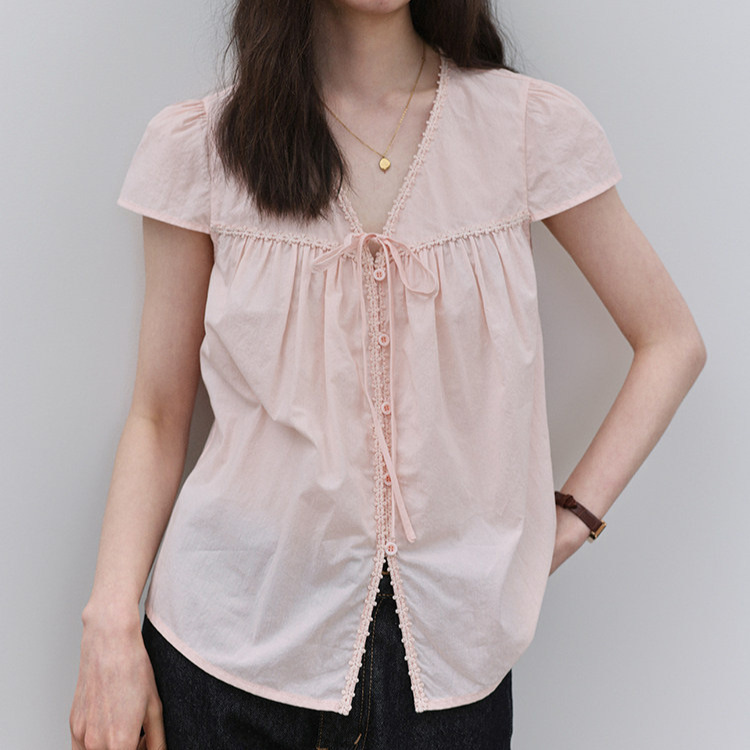 "Mustard Pie Vooe" Pink V-Neck Lace Pleated Shirt for Women, New Summer Style, Sweet Cotton Top with Ties "Mustard Pie Vooe" Pink V-Neck Lace Pleated Shirt for Women, New Summer Style, Sweet Cotton Top with Ties