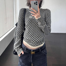 2025早秋新款黑白拼色菱形格子圆领套头长袖针织衫毛衣女