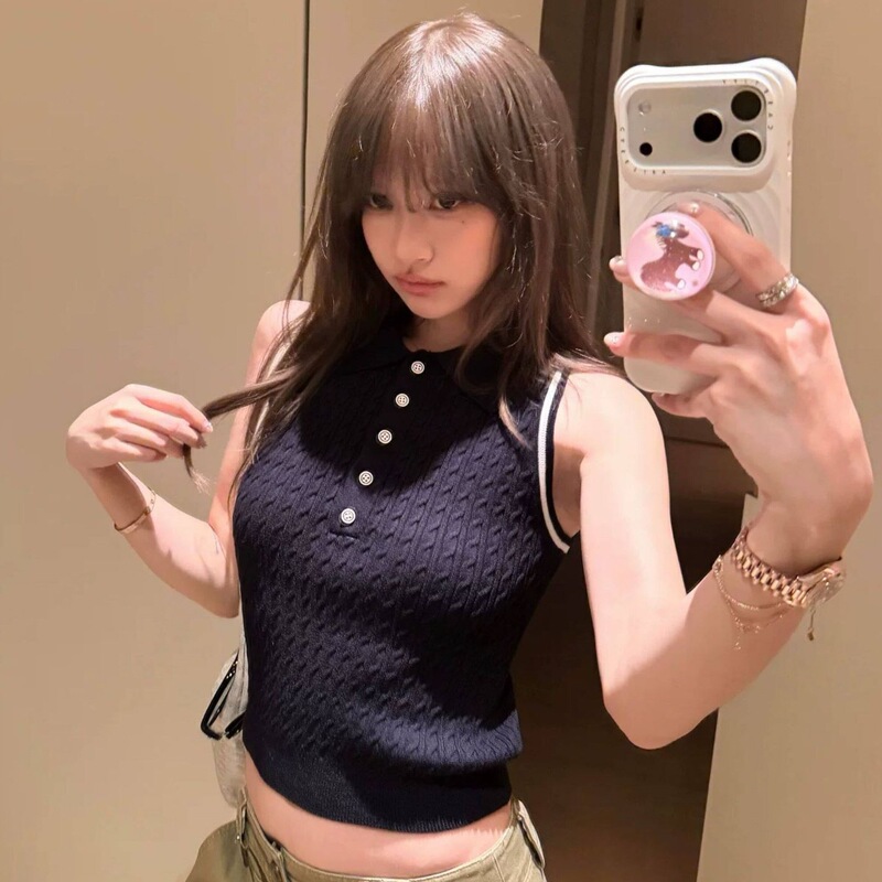 Korean-Style Half-Open Lapel Sleeveless Knit Vest 2026 Summer Slim-Fit Fashionable Versatile Short Top