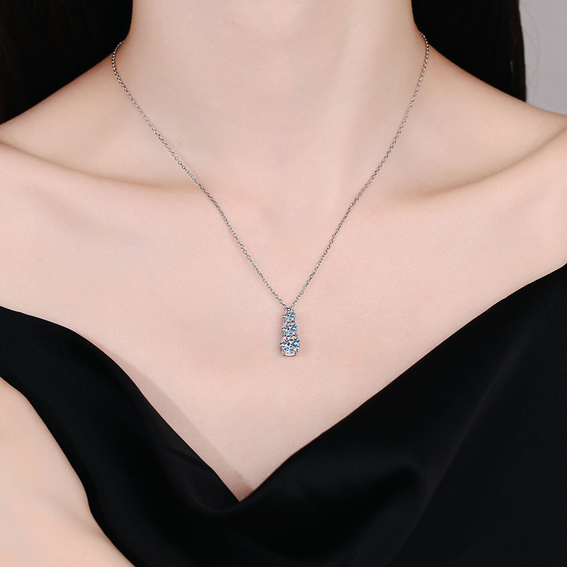 S925 colgante de plata esterlina mujer Sansheng piedra luz lujo 1,8 quilates moissanite colgante collar mujer D color diamante collar
