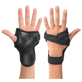 组合运动户外护具;护头;马术用品