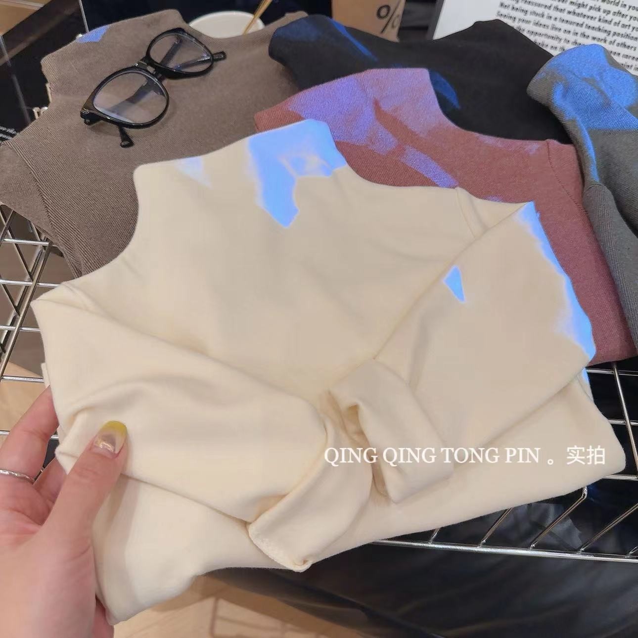 SLX-오프화이트 벨벳 일체형 칼라 베이스