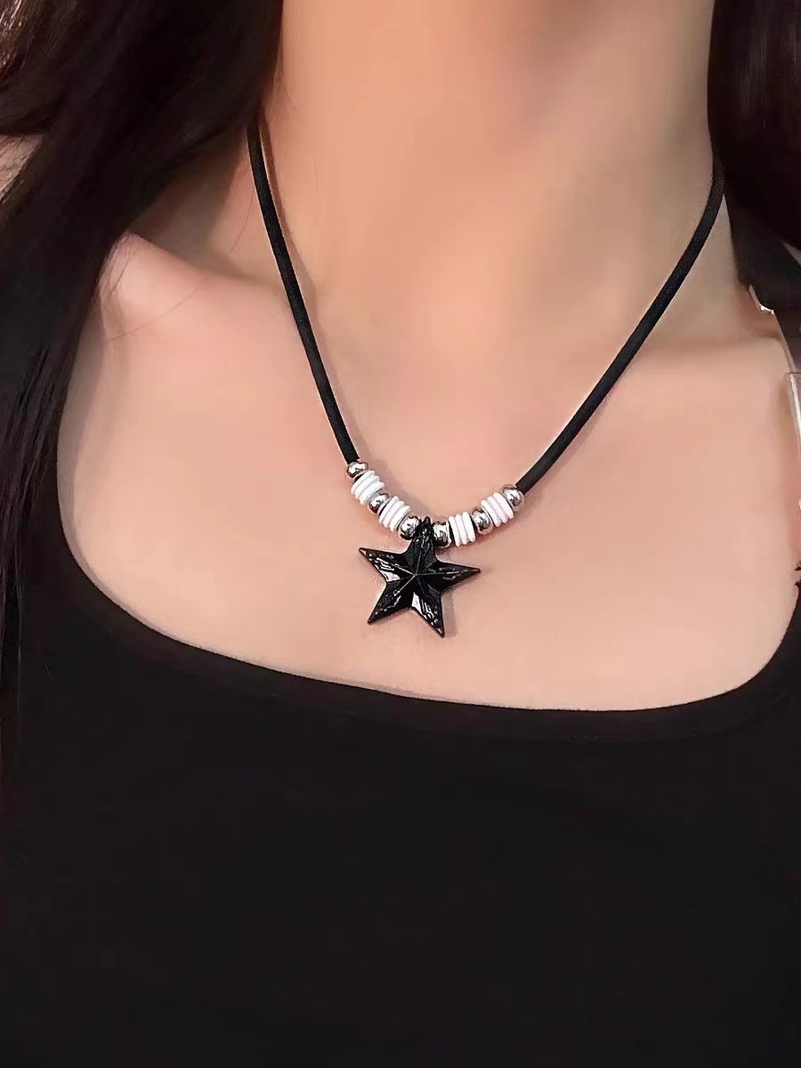 Black Five Pointed Star Beaded Leather Choker For Women Style_voghion.com
