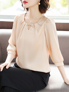 Elegant and Stylish Summer Outfit for Mothers: Short-Sleeve Mulberry Silk T-Shirt and Fashionable Blouse for Middle-Aged and Elderly Women