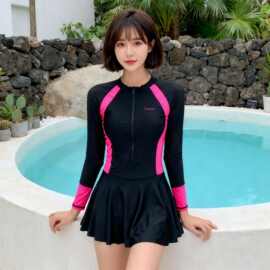 海边游泳衣女款2026新款防晒水母服浮潜连体裙式冲浪潜水服游泳衣