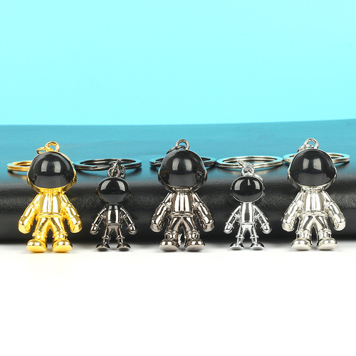 Wholesale cross-border small gifts cartoon astronaut key chain car bag pendant metal astronaut key chain