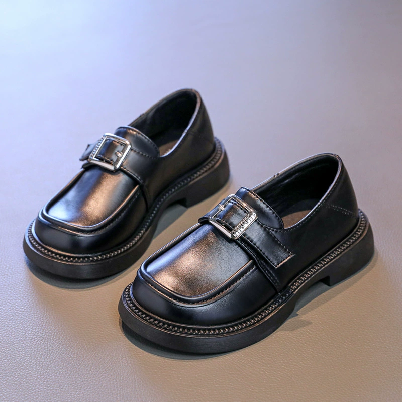 Маленькие черные кожаные туфли для детей в британском стиле