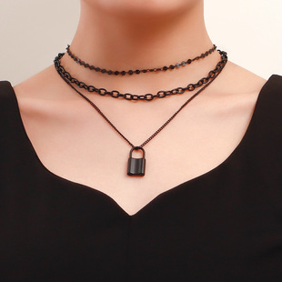 �W���羳�Ʒ С���߼��ж���Ӿ��朗l���i��Ů ���|��������
