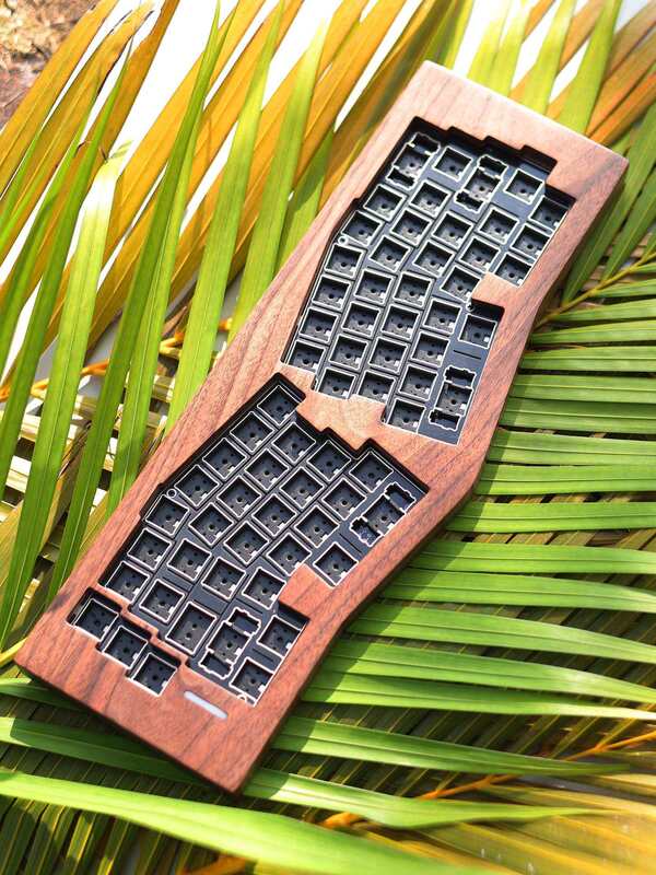 Walnut Keyboard 67-Key Alice Customized Bluetooth Wireless Dual-Mode Hot-Swappable Via Mechanical Keyboard