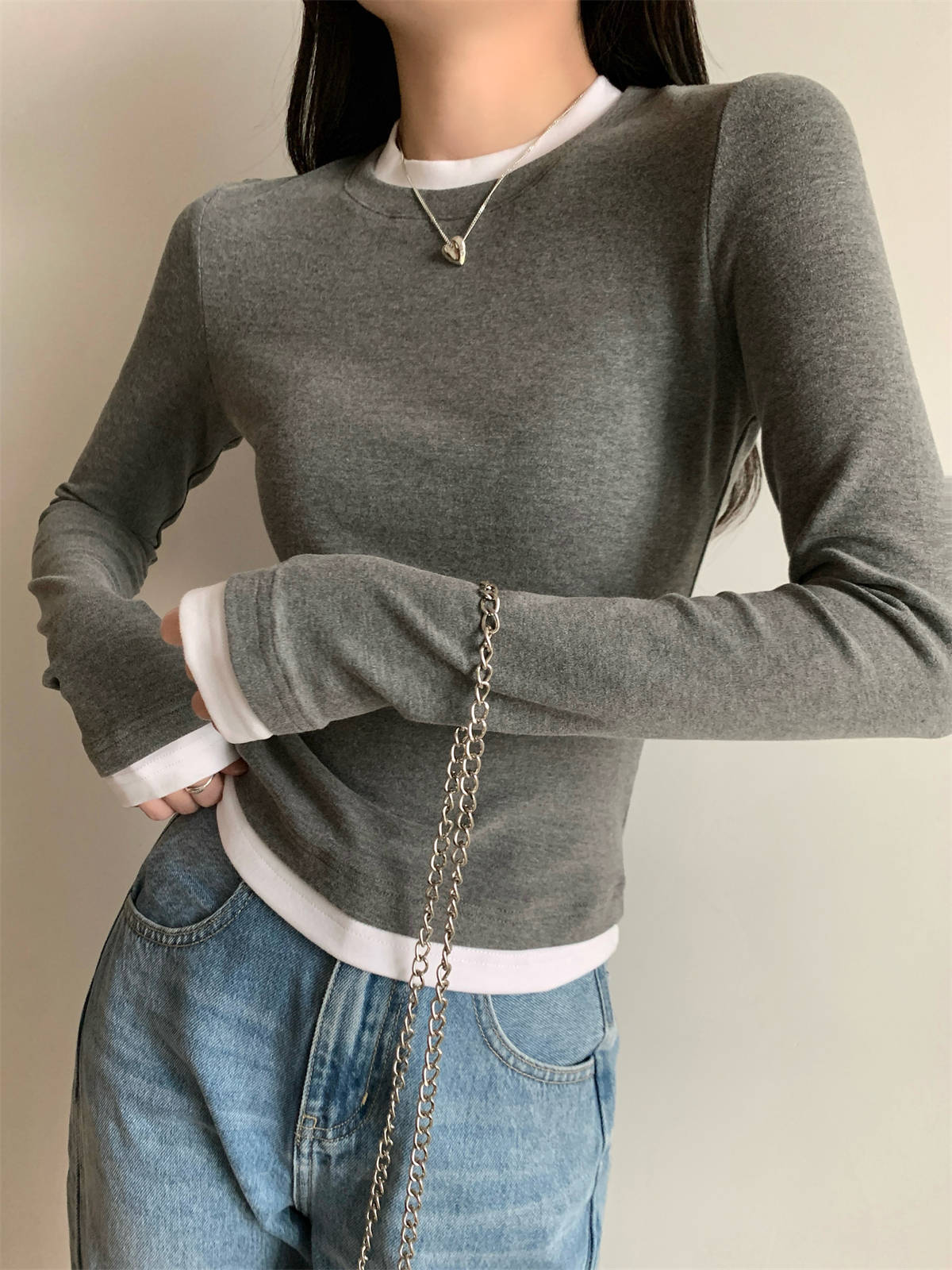 회색