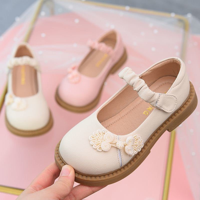 Zapatos de princesa para niñas Zapatos de cuero pequeños de boca baja para niños 2025 Primavera y otoño Nuevo estilo nacional Zapatos Hanfu para niñas Zapatos de suela blanda Tendencia