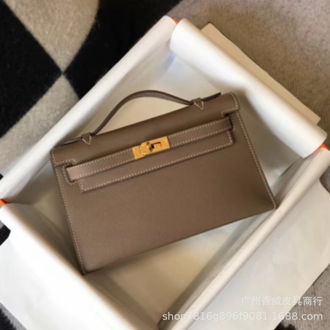 Handheld leather fashionable one-shoulder bag