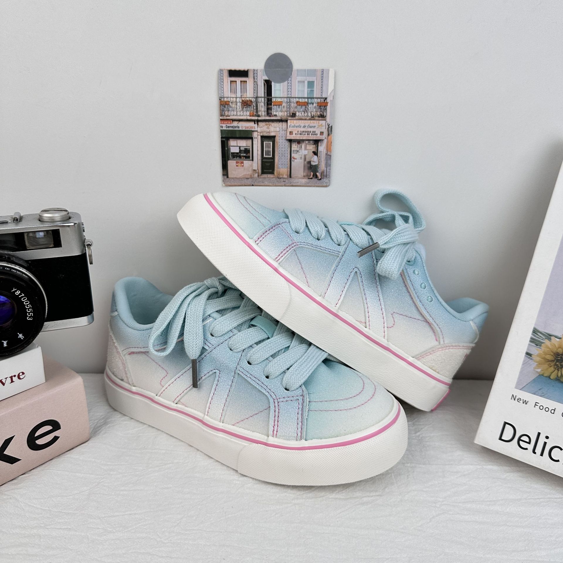 Zapatos de skate de larga onda para mujeres 2025 verano nuevos zapatos de lona variados zapatos de skate chic dopamina color zapatos casuales