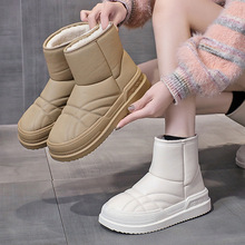 2023年冬季新款女士时尚简约白色网红雪地靴加绒加厚保暖短靴女靴