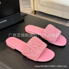 25�ļ��¿���Ƥ����ƽ����ЬС���L�r�аٴ�W�t���s����һ����Ů