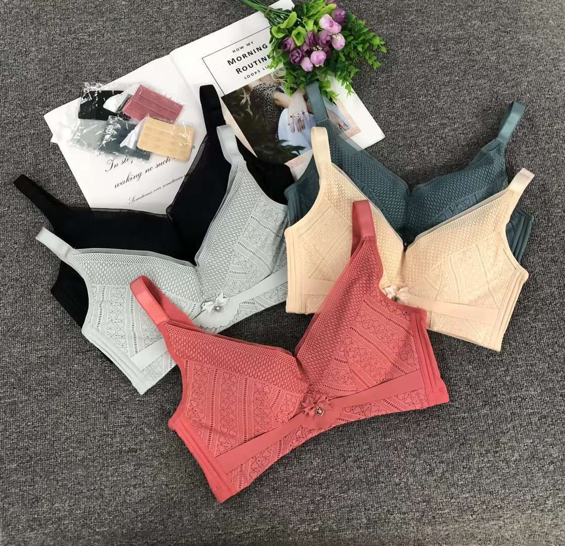 Nuevo sujetador sin anillo de acero de moda de encaje jacquard transpirable y cómodo, ropa interior de alta calidad, delgada y gruesa de cuatro botones para mujeres