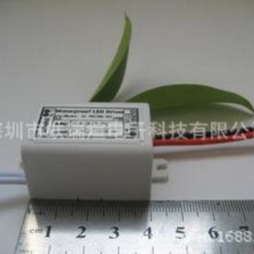 LED电源驱动器，LED恒压 12V 500MA 1-6W 电源