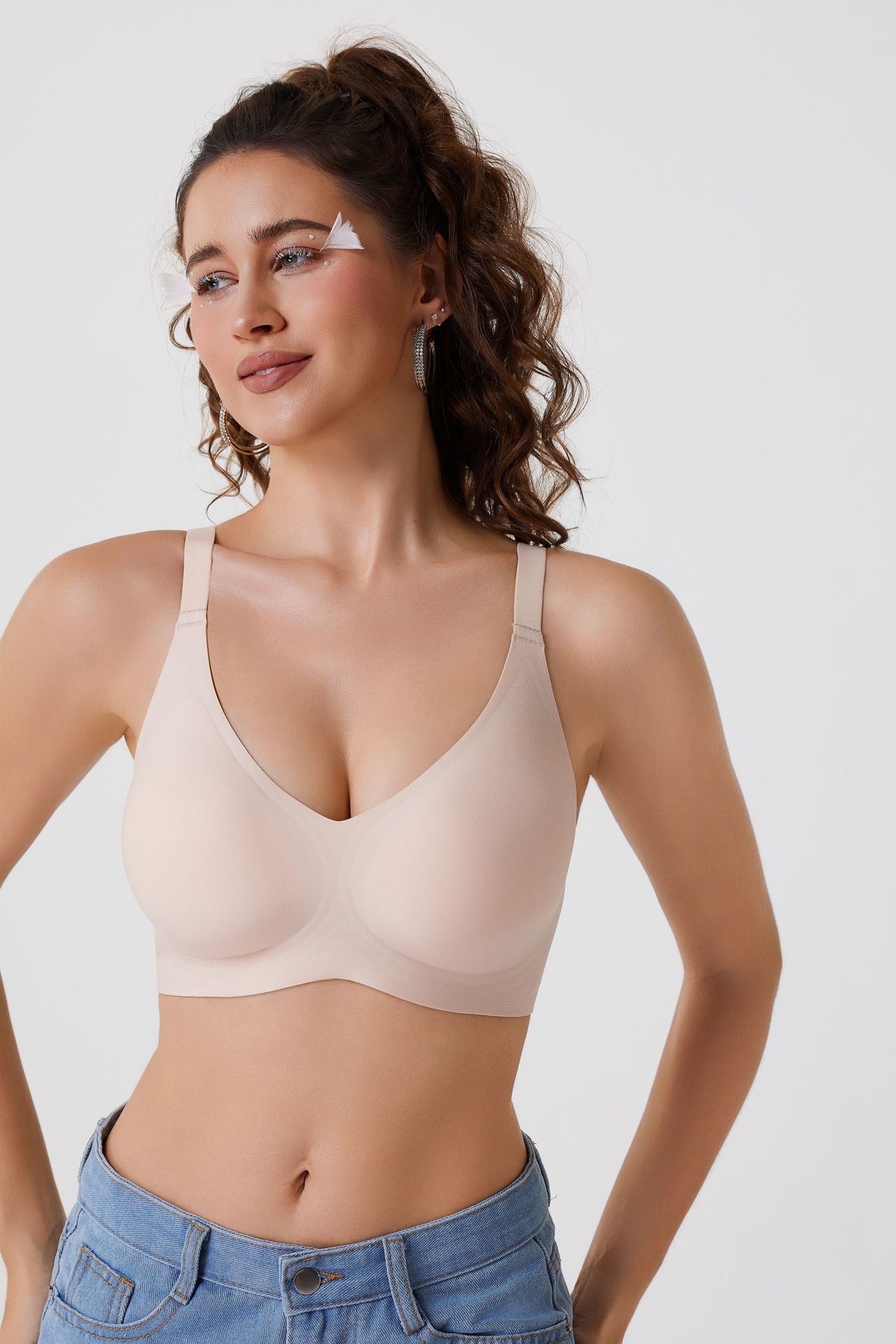 Estación europea para proporcionar un bra transfronterizo, tamaño europeo y americano, bra sin marcas, ropa interior sin anillo de acero, Amazon explosivo estándar inglés