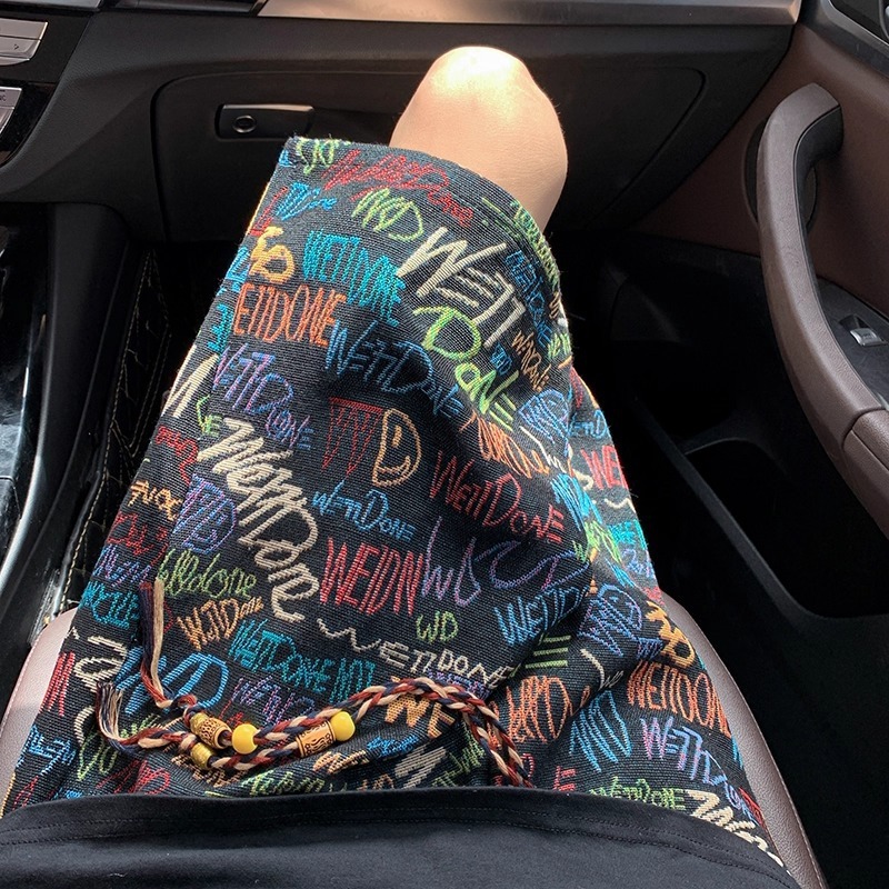 Retro Graffiti Knitted Shorts For Men Loose Summer Beach Pants_voghion.com